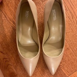 Michael Kors Flex Kitten Pump, Nude Leather 7.5M